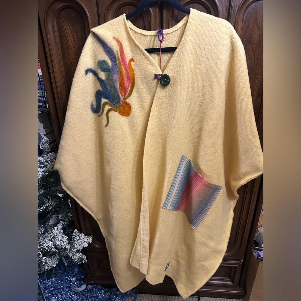 Kenwood YellowWool Cape